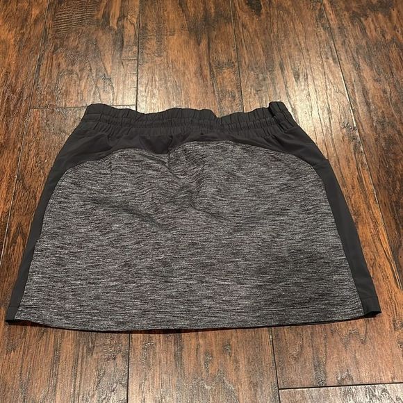 Athleta excursion skort skirt with pockets size small Heather grey EUC - Picture 2 of 7